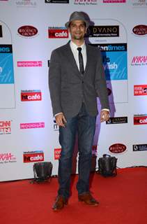 Neil Bhoopalam poses for the media at HT Style Awards 2015