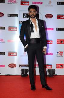 Gaurav Chopra poses for the media at HT Style Awards 2015