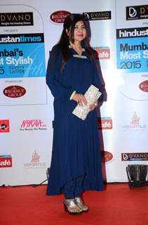 Alka Yagnik poses for the media at HT Style Awards 2015