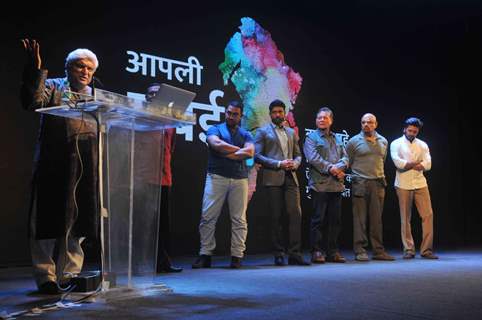 Javed Akhtar interacts with the audience during the Meet on Mumbai