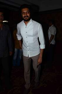 Riteish Deshmukh poses for the media at the Meet on Mumbai