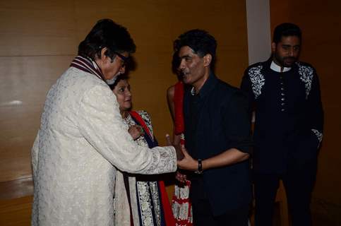 Amitabh Bachchan congratulates Manish Malhotra for his show