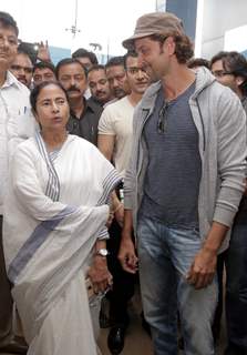 Hrithik Roshan snapped with Mamata Banerjee at Kolkatta