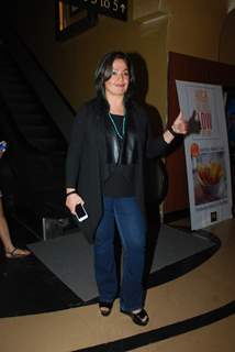 Pooja Bhatt at the Premier of Dharam Sankat Mein