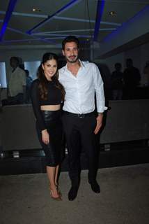 Sunny Leone poses with her husband Daniel Weber at Special Screening of Ek Paheli Leela