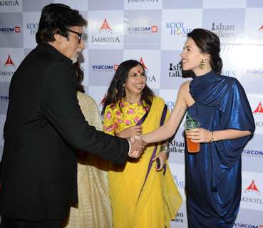 Big B Amithabh Bachchan greets Kalki koechlin at Premiere of Margarita With A Straw