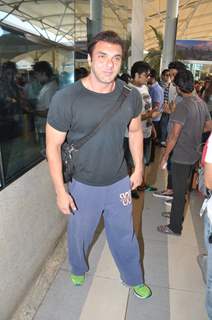 Sohail Khan Returning From Planet Hollywood