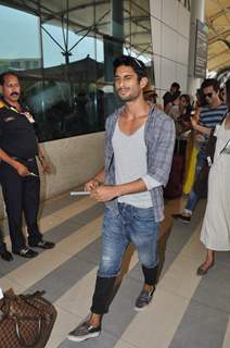 Prateik Babbar winks while Returning From Planet Hollywood