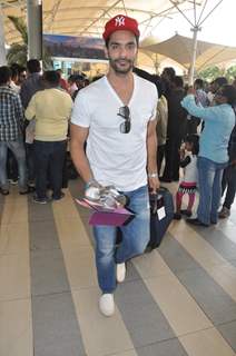 Angad Bedi  Returning From Planet Hollywood