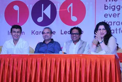 Sonu Niigam and Suresh Wadkar at IKL launch