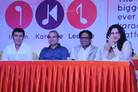 Sonu Niigam and Suresh Wadkar at IKL launch