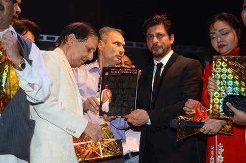 ShahRukh Khan at Dadasaheb Phalke Film Foundation Award