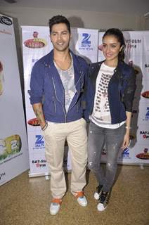 Varun Dhawan and Shraddha Kapoor Promoting  ABCD2 on DID Supermons Season 2