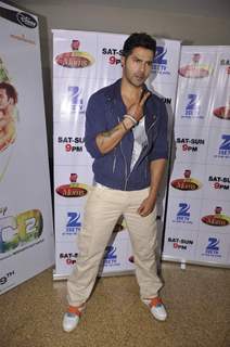 Varun Dhawan Promoting  ABCD2 on DID Supermons Season 2