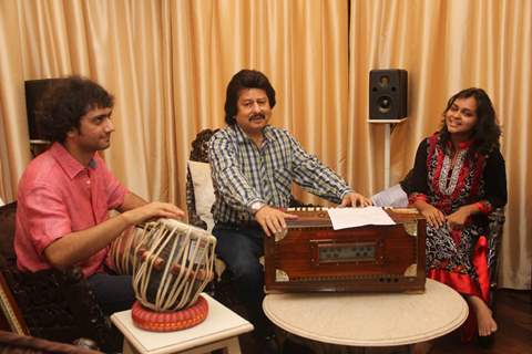 Pankaj Udhas was at the Rehearsals of Ehsaas ki Khushboo