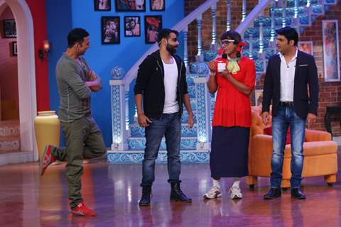 Promotions of Gabbar Is Back on Comedy Nights with Kapil