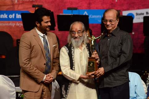 Anil Kapoor and Dilip Prabhawalkar at Dinanath Mangeshkar Award