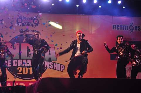 Varun Dhawan Shakes a leg at All India Dance Championship