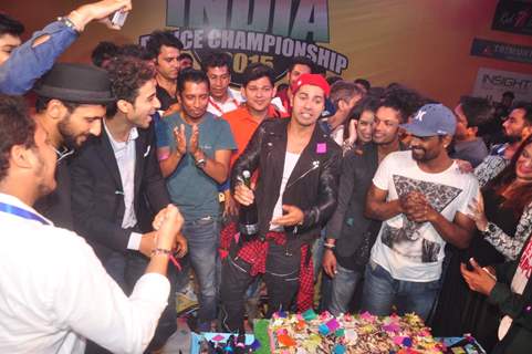 Varun Dhawan Cuts his Birthday Cake at All India Dance Championship