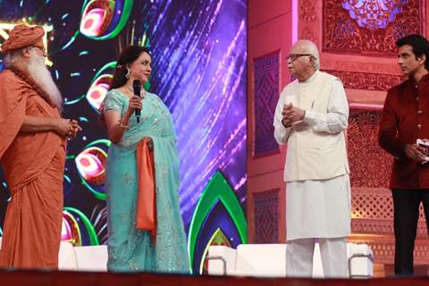 Hema Malini and Shree L. K Advaniji at Shri Krishna Mahotsav 2015