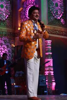 Udit Narayan at Shri Krishna Mahotsav 2015