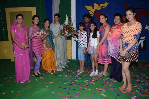 Promotions of Piku at Taarak Mehta Ka Ooltah Chashmah