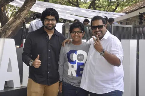 Shankar Mahadevan poses with Sons at the Music Launch of Dil Dhadakne Do