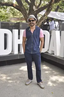 Farhan Akhtar poses for the media at the Music Launch of Dil Dhadakne Do