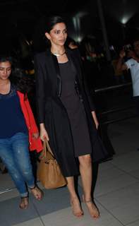 piku deepika padukone bag