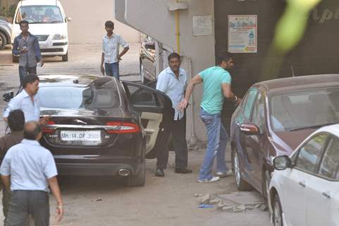 Suniel Shetty Visits Salman at his Home