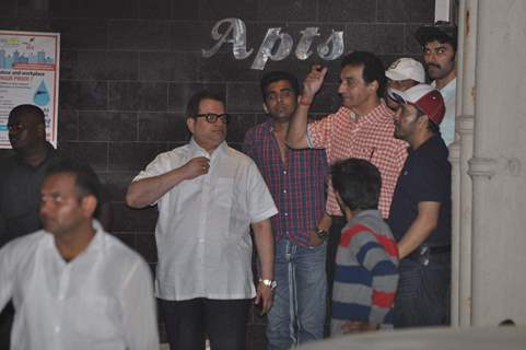 Ramesh Taurani Visits Salman at his Home