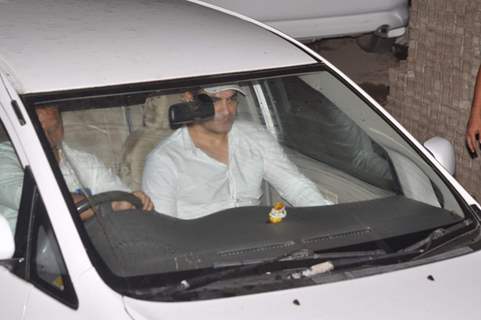 Arbaaz Khan Visits Salman Khan at his Residence