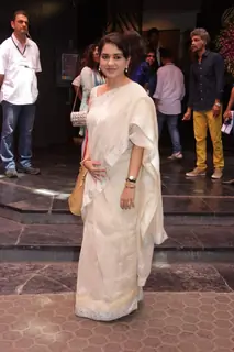 Shaina NC poses for the media at the Felicitation Ceremony of Shashi Kapoor