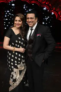 Madhuri Dixit Poses with Govinda on DID Supermoms Season 2