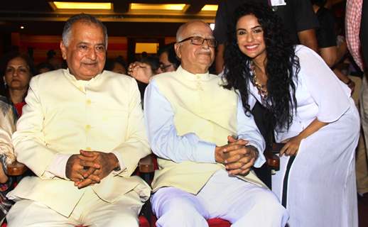 Saraa Khan poses with L. K. Advani at the Book Launch Event