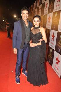 Amruta Khanvilkar and Himmanshoo A Malhotra at Star Parivaar Awards 2015