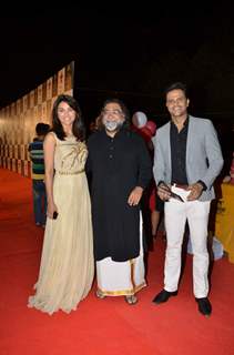 Madhurima Tuli and Pralhad Kakkar at Star Parivaar Awards 2015