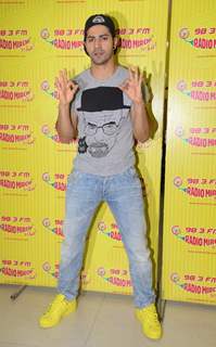 Varun Dhawan Promotes ABCD 2 on Radio Mirchi