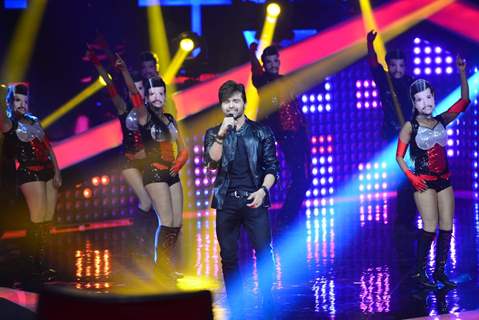 Himesh Reshammiya Performs at Voice India Launch