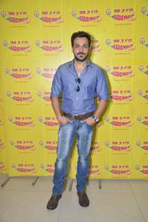 Emraan Hashmi Promotes Hamari Adhuri Kahani on Radio Mirchi