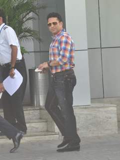 Sachin Tendulkar Snapped at Airport