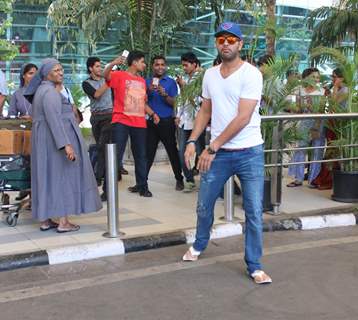 Yuvraj Singh Snapped at Airport