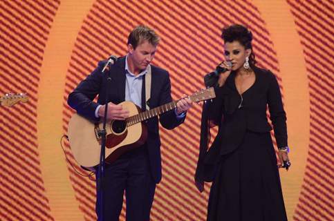 Manasi Scott and Brett Lee Share Stage at Ceat Cricket Awards