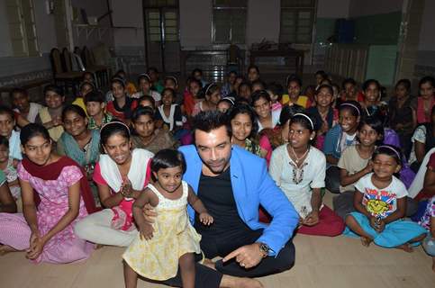 Ajaz Khan Spends Time With Kids