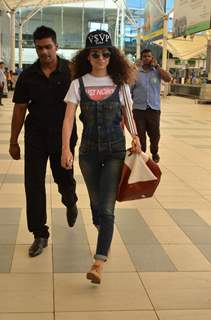 Kangana Ranaut Snapped at Airport