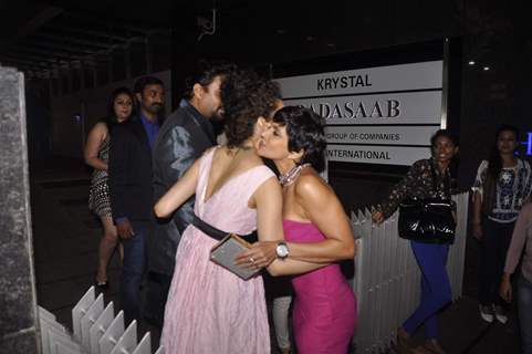 Mandira Bedi Greets Kangana at R. Madhavan's Birthday Bash!