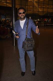 Gulshan Grover Snapped at Airport