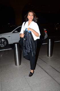 Sonakshi Sinha was snapped at Airport while leaving for IIFA 2015