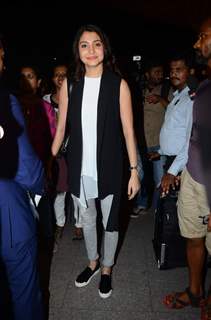 Anushka Sharma Leave for IIFA 2015