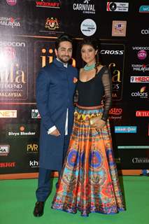 Ayushmann Khurrana poses with wife Tahira Kashyap at IIFA 2015 Day 2